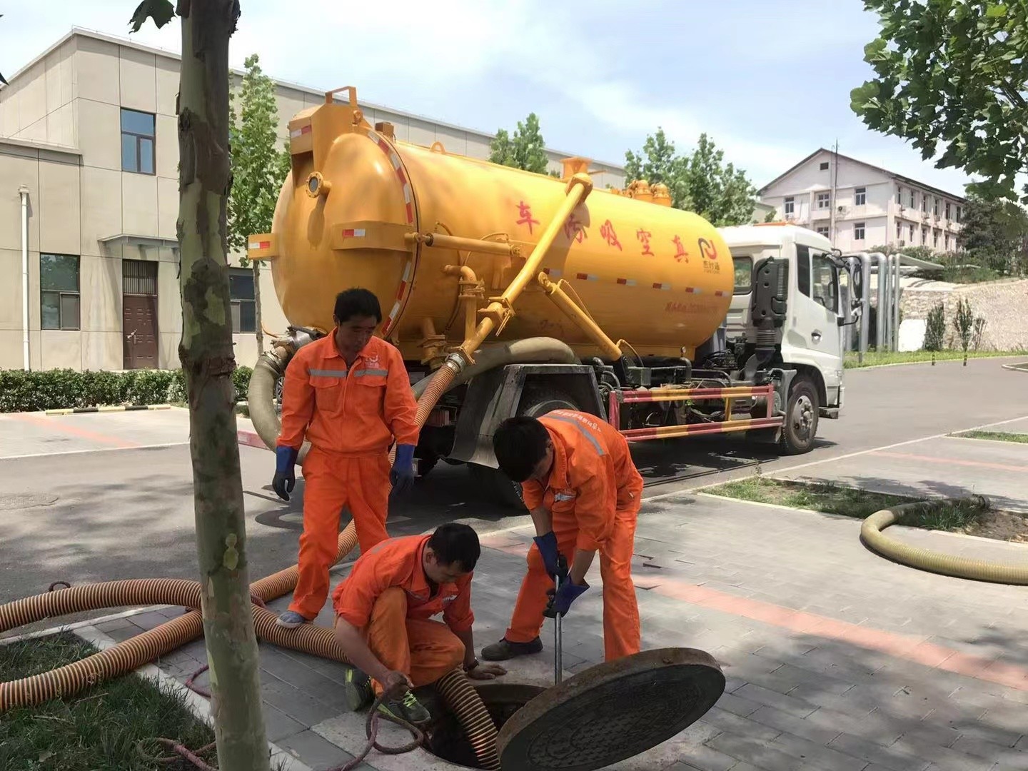 盐池化粪池清理与5-8吨吸粪车施工效率分析